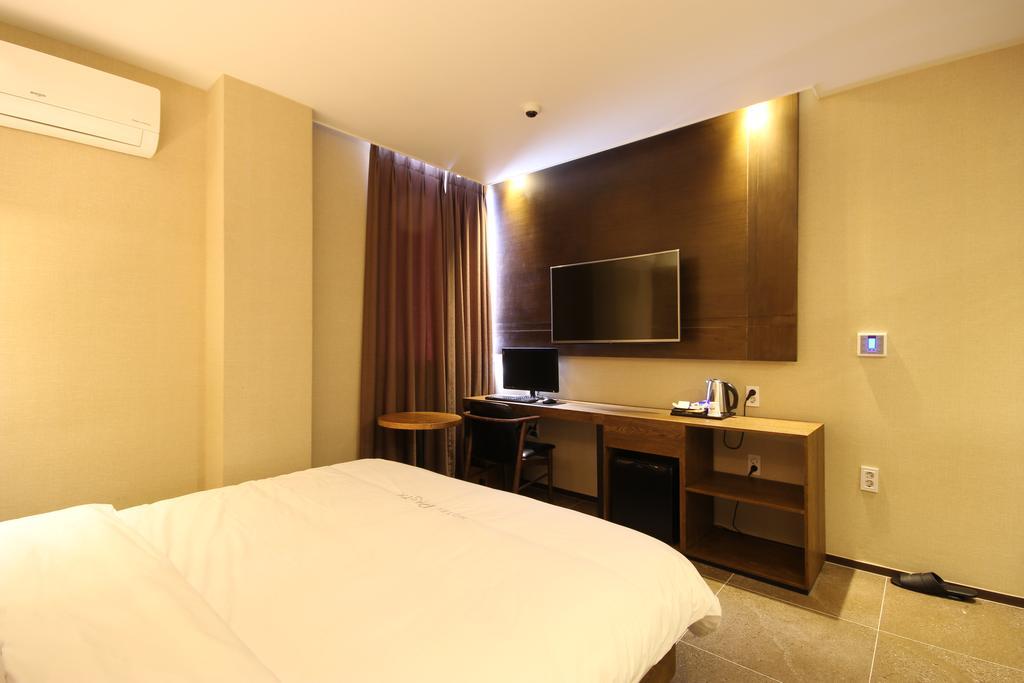 Hotel 38.5 Jinhae ČČchangwon Exteriér fotografie