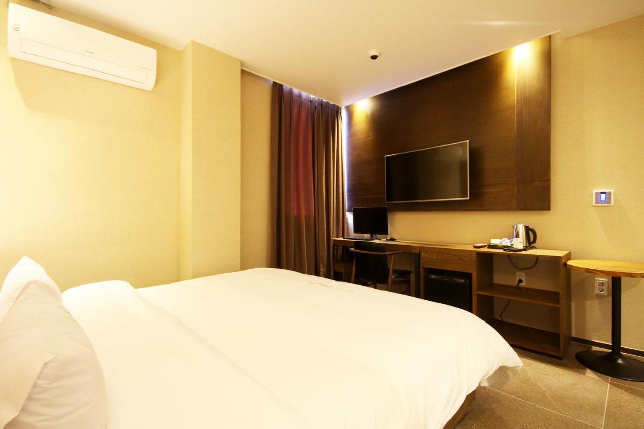 Hotel 38.5 Jinhae ČČchangwon Exteriér fotografie